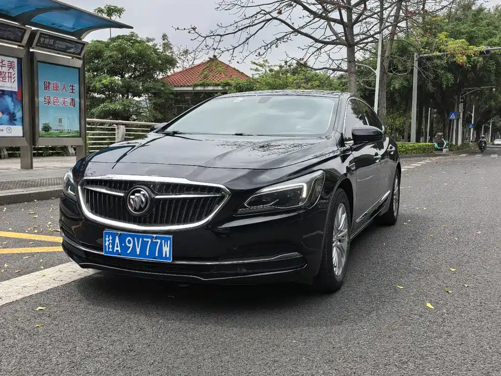 Buick LaCrosse 2019 — фото 1