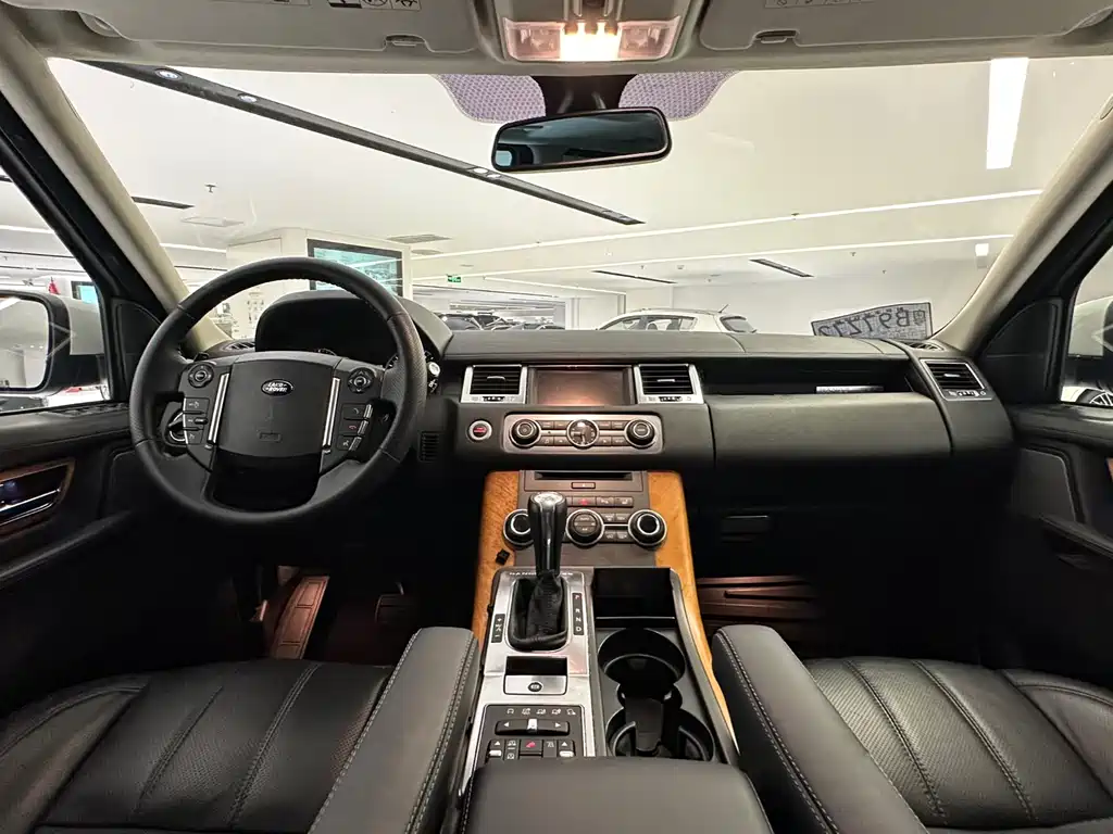Land Rover Range Rover Sport 2012 — фото 12