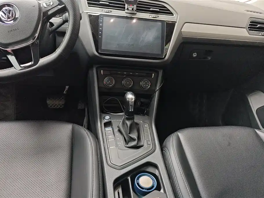 Volkswagen Tiguan L 2018 — фото 16