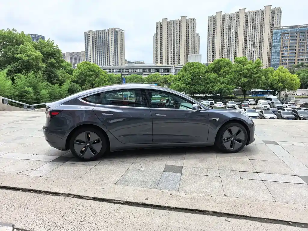 Tesla Model 3 2019 — фото 13