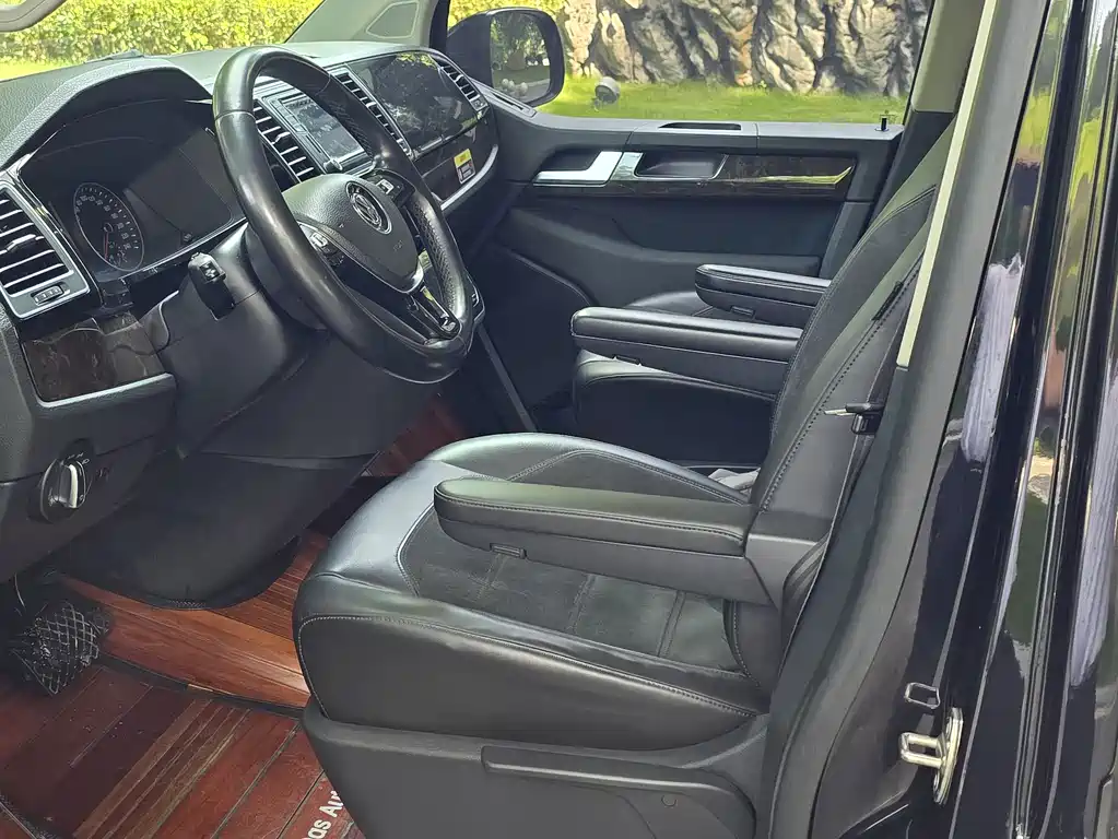 Volkswagen Multivan 2019 — фото 14