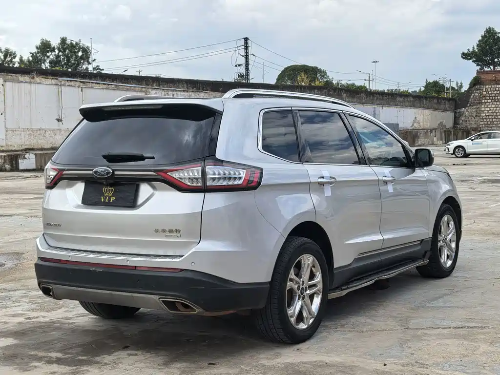 Ford Edge 2016 — фото 13