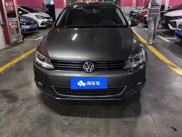 Volkswagen Sagitar 2012