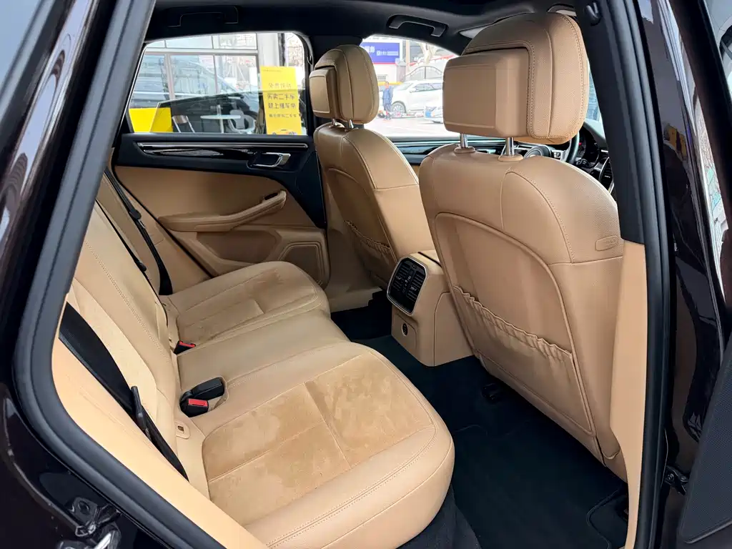Porsche Macan 2017 — фото 18