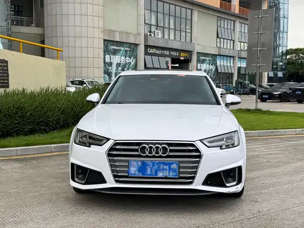 Audi A4L 2019