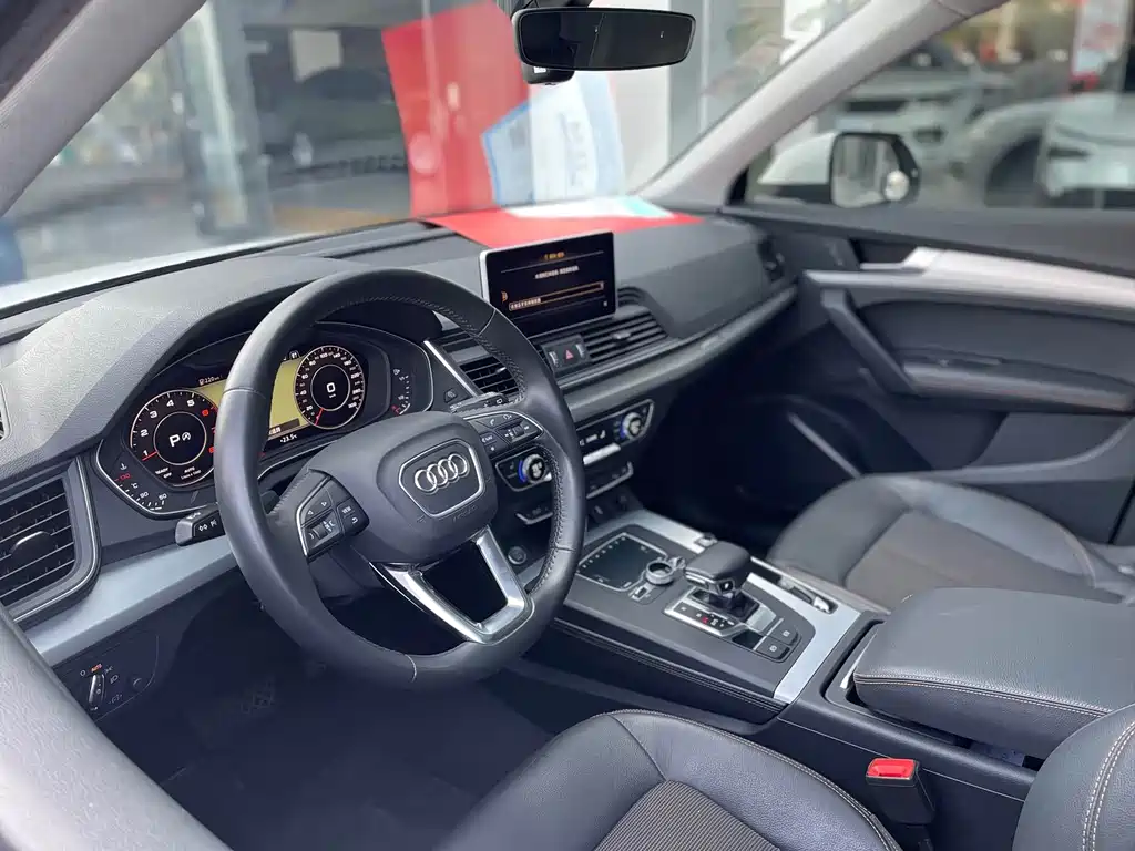 Audi Q5L 2019 — фото 10