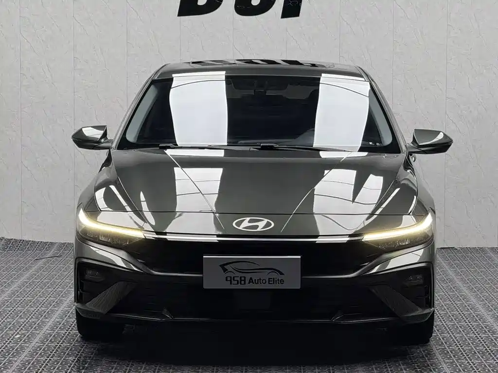 Hyundai Elantra 2023