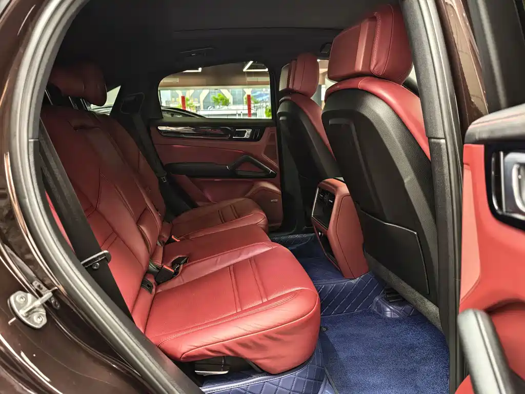 Porsche Cayenne 2019 — фото 12