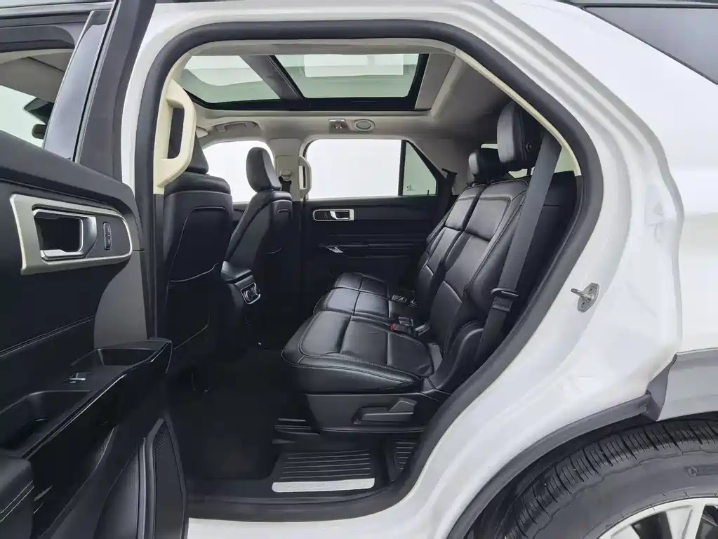 Ford Explorer 2021 — фото 15