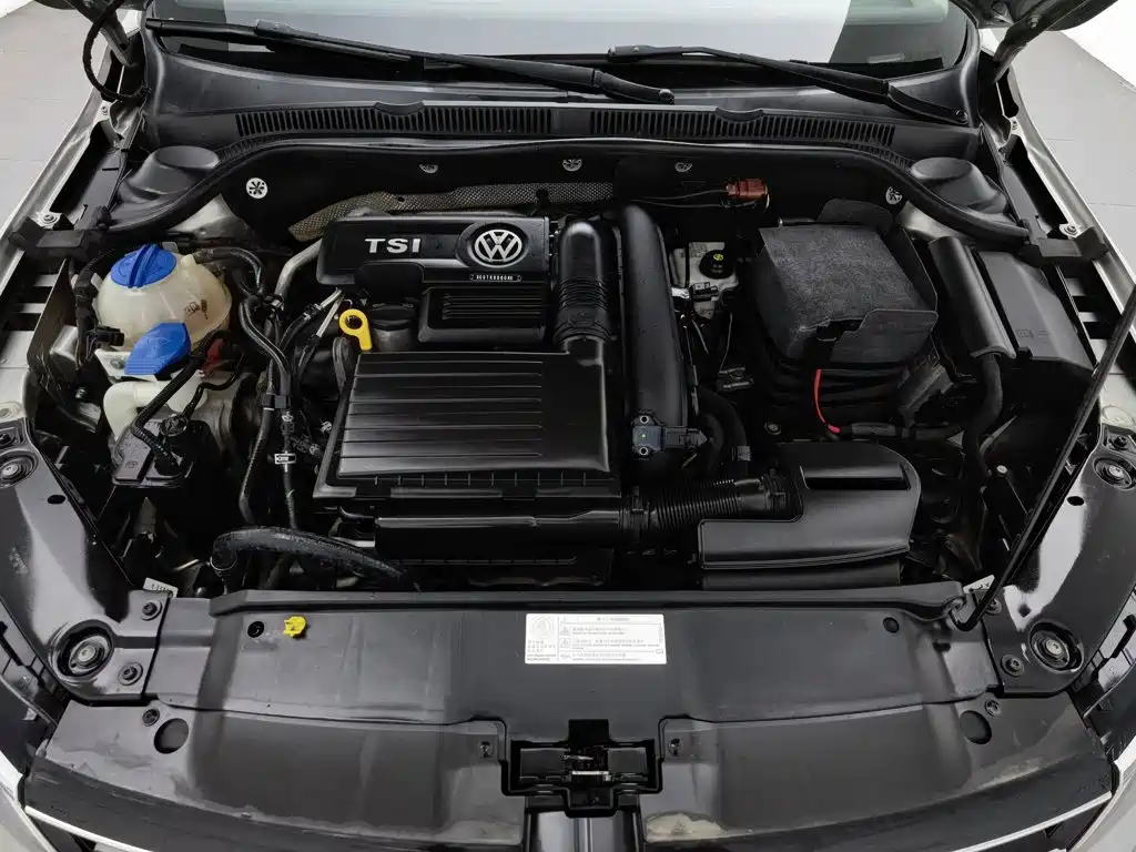 Volkswagen Sagitar 2016
