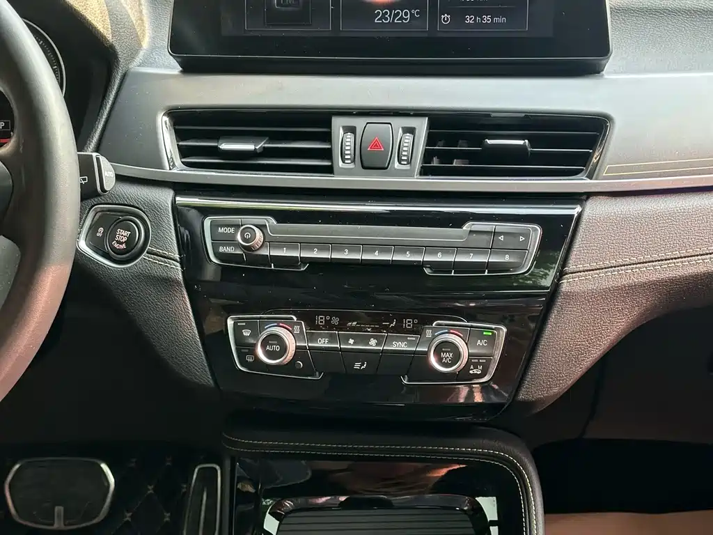 BMW X2 2023 — фото 15