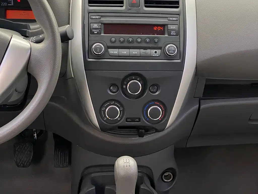 Nissan Sunny 2016 — фото 12
