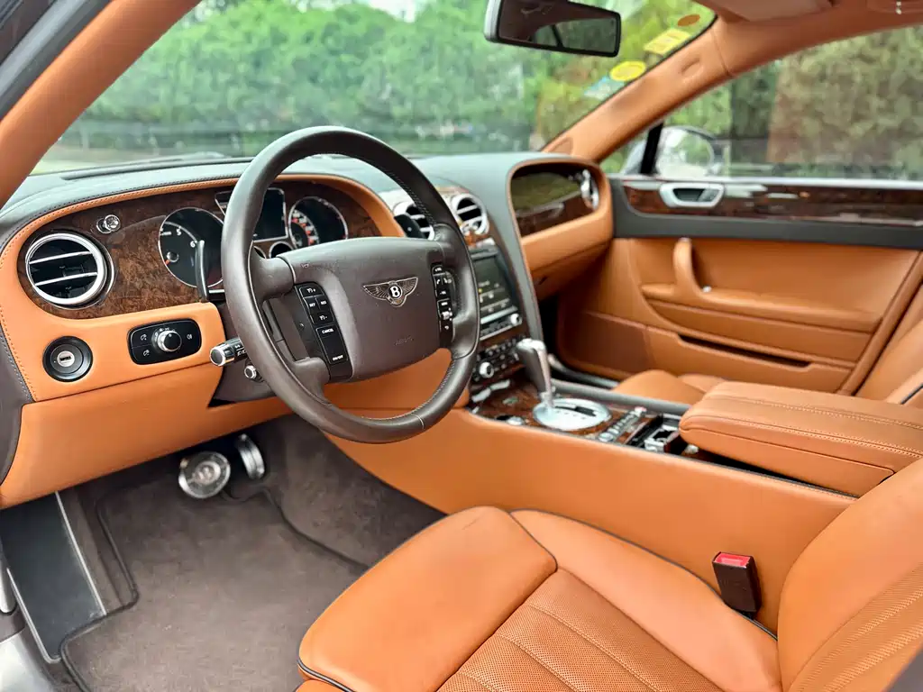 Bentley Flying Spur 2012 — фото 16