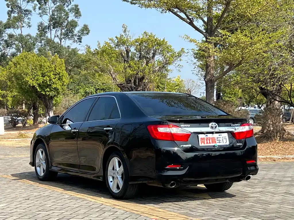 Toyota Camry 2013 — фото 5