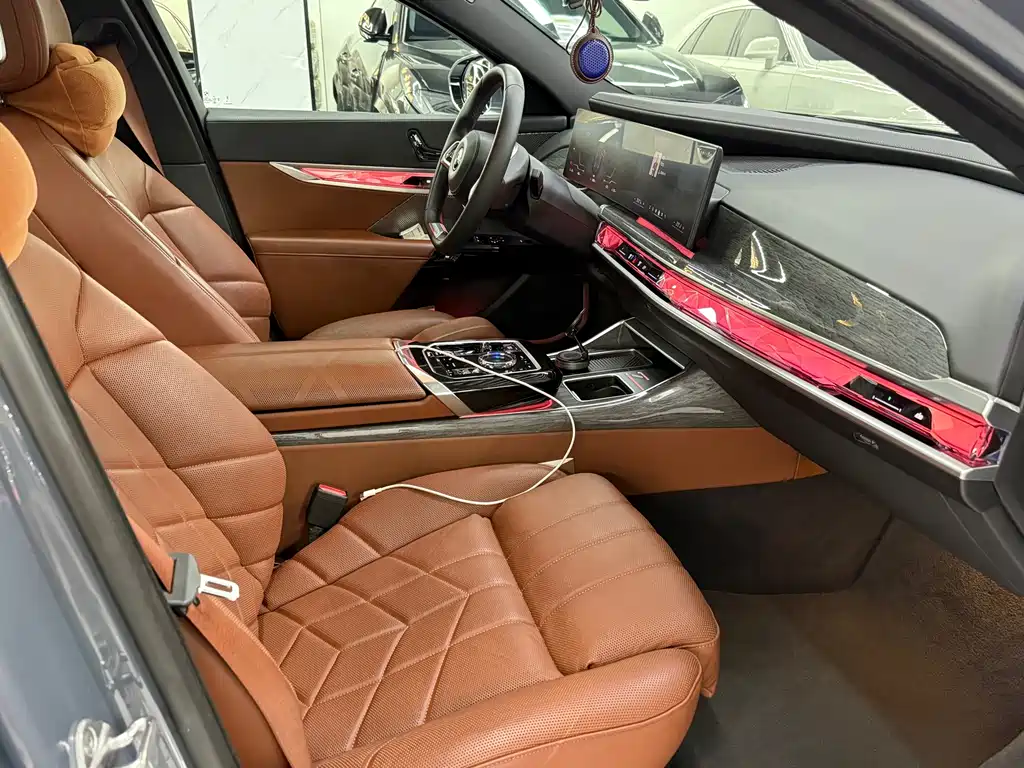 BMW i7 2023 — фото 9