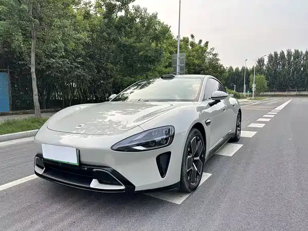 Xiaomi SU7 2025