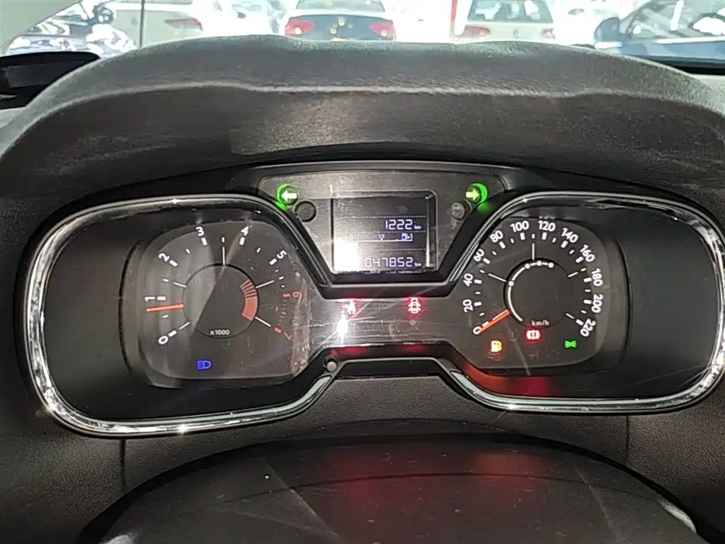 Citroen C4 2018 — фото 12