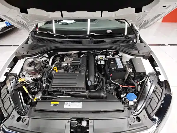 Volkswagen Sagitar 2019