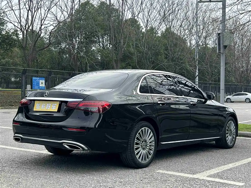 Mercedes-Benz E-Class 2022