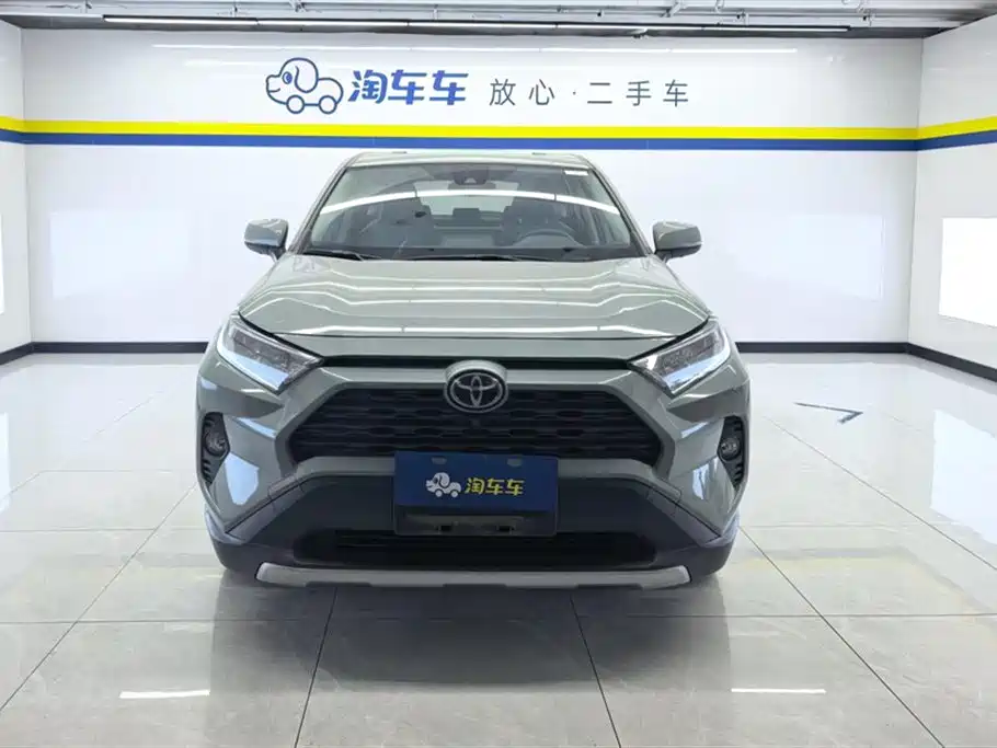 Toyota RAV4 2020 — фото 2