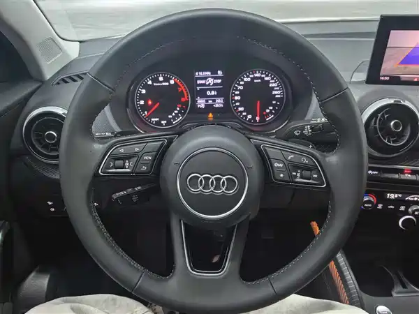 Audi Q2L 2022