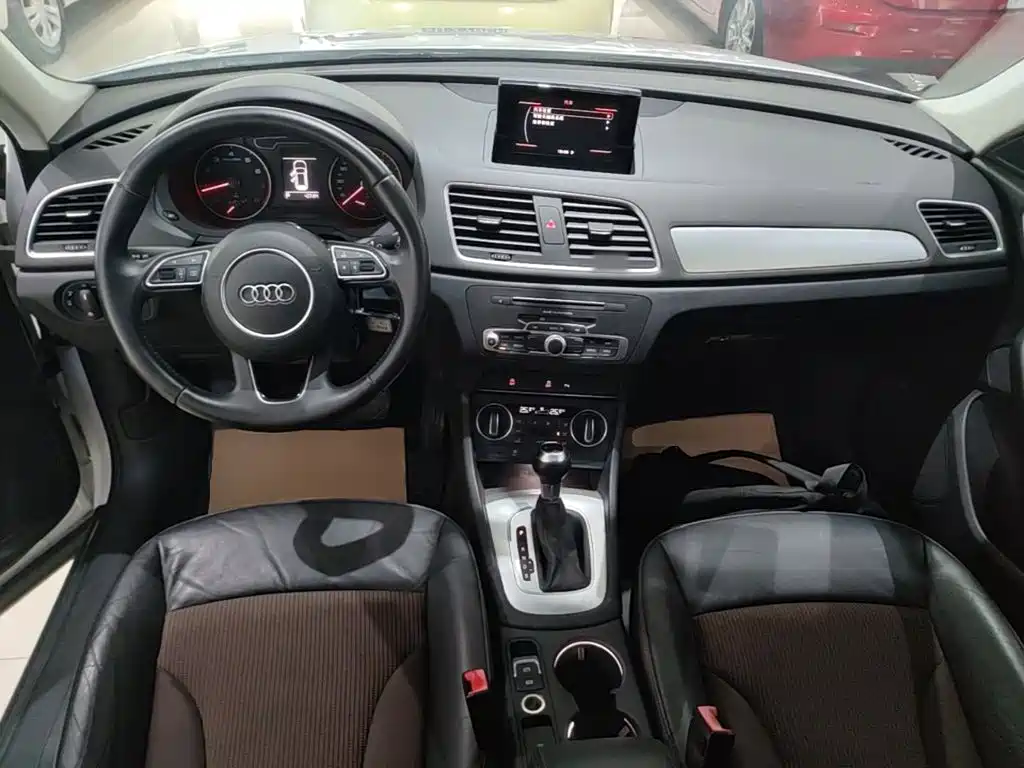 Audi Q3 2017 — фото 10