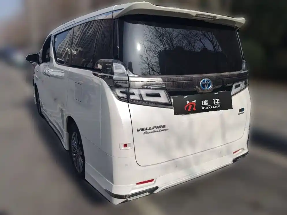 Toyota Vellfire 2021 — фото 5