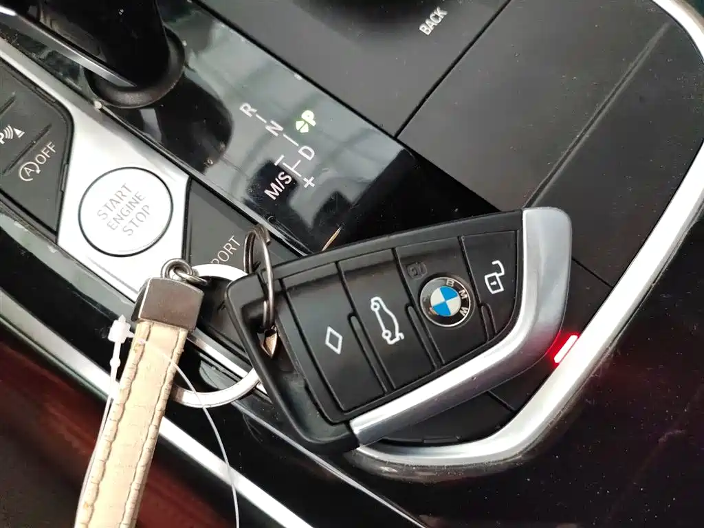 BMW 3 Series 2021 — фото 17