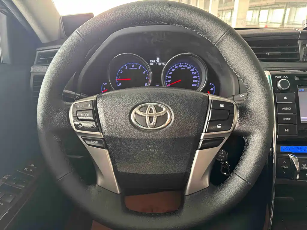 Toyota Reiz 2015 — фото 7