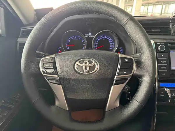 Toyota Reiz 2013