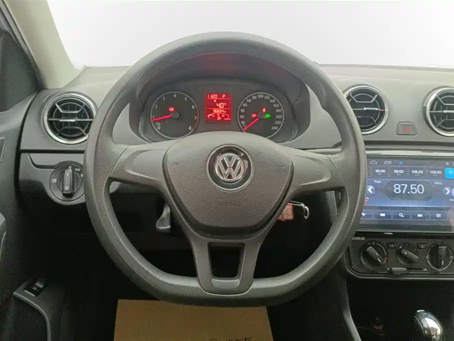 Volkswagen Jetta 2018 — фото 15