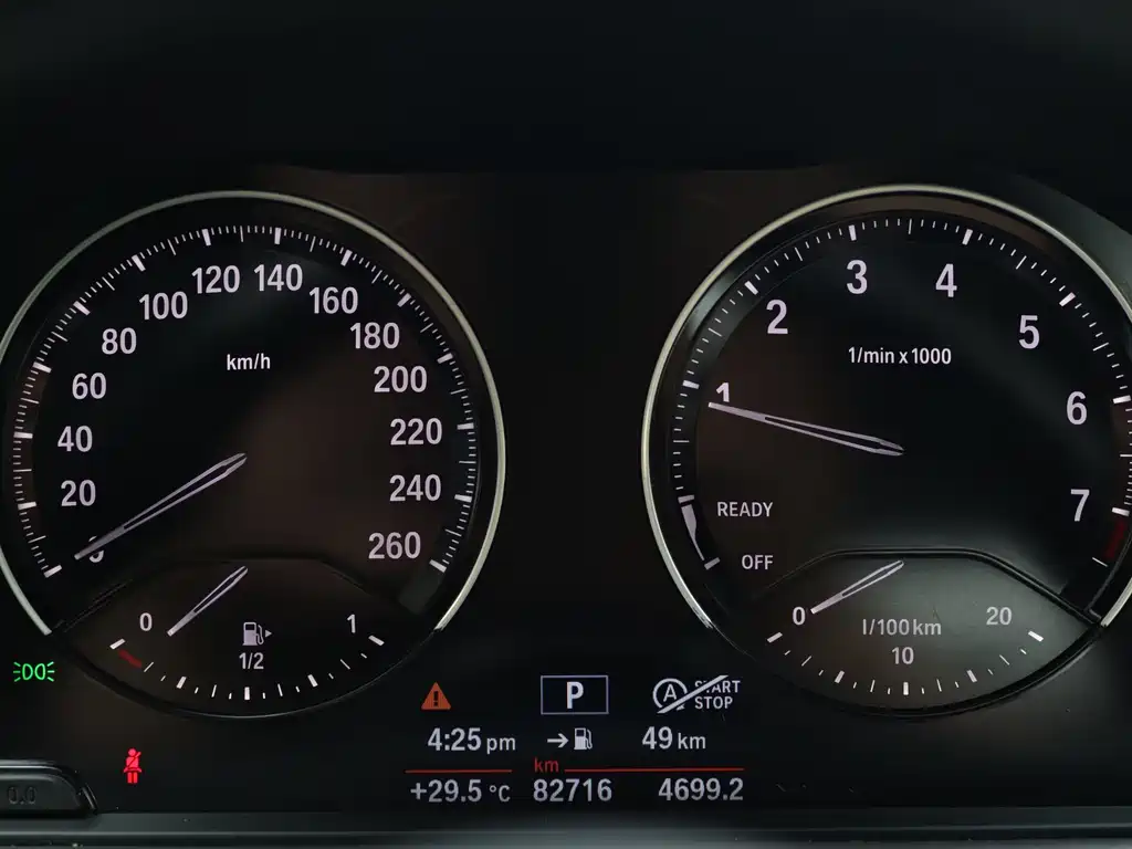 BMW 1 Series 2018 — фото 10