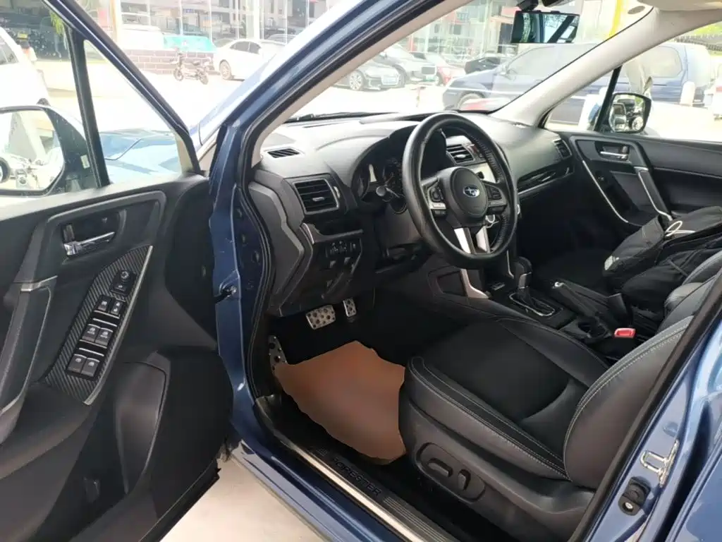 Subaru Forester 2017 — фото 16