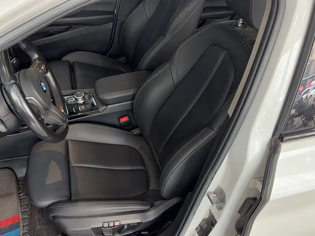 BMW 1 Series 2019 — фото 12