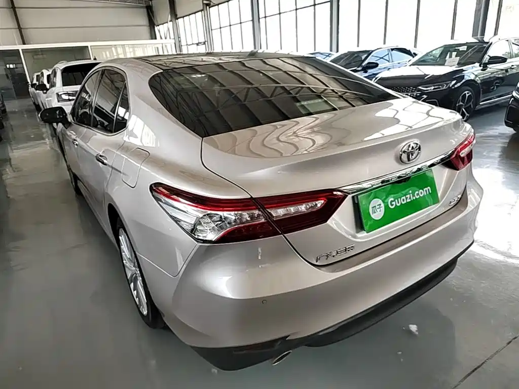 Toyota Camry 2020 — фото 23