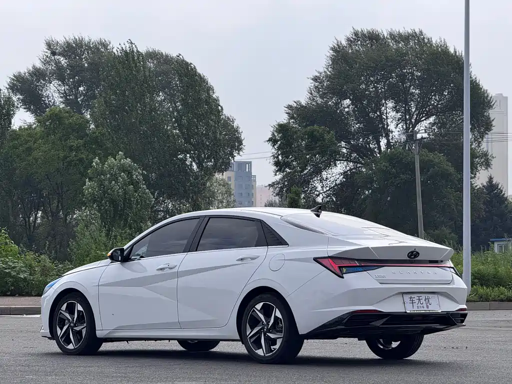 Hyundai Elantra 2023