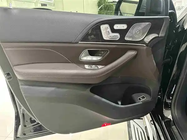 Mercedes-Benz GLS 2023