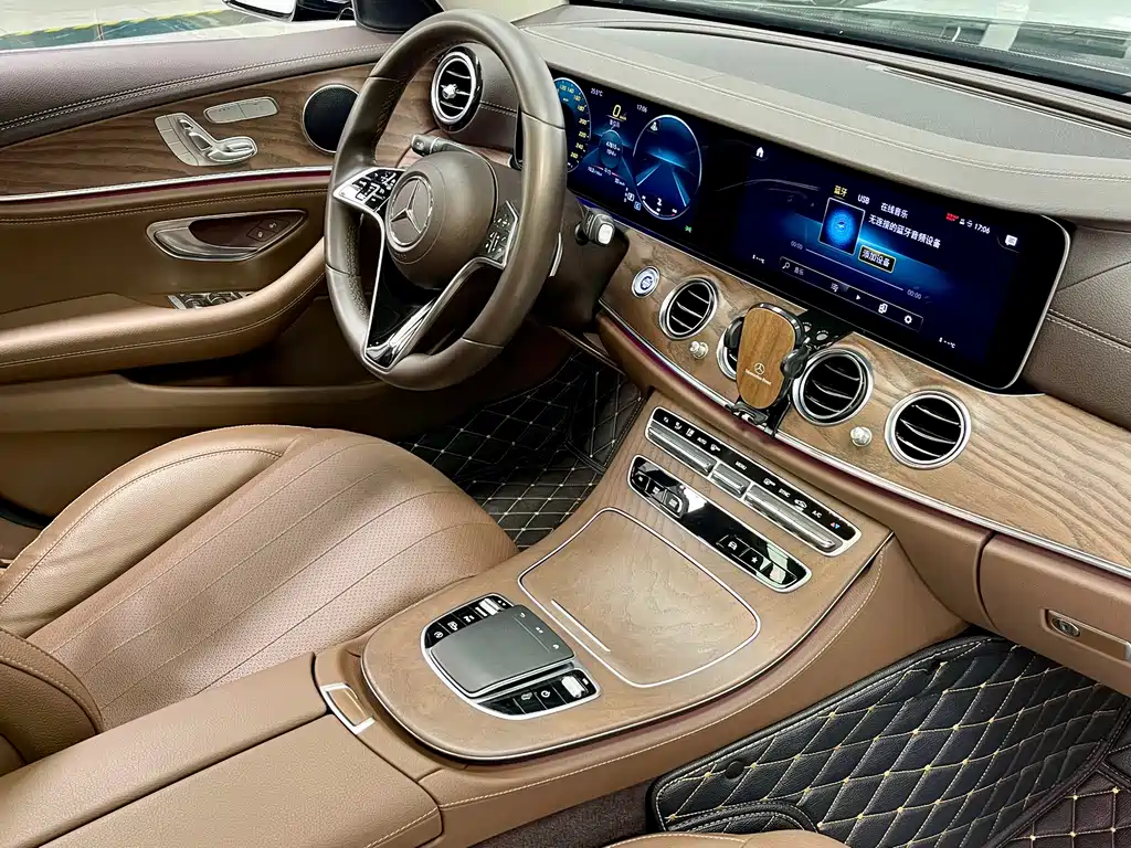 Mercedes-Benz E-Class 2021 — фото 9