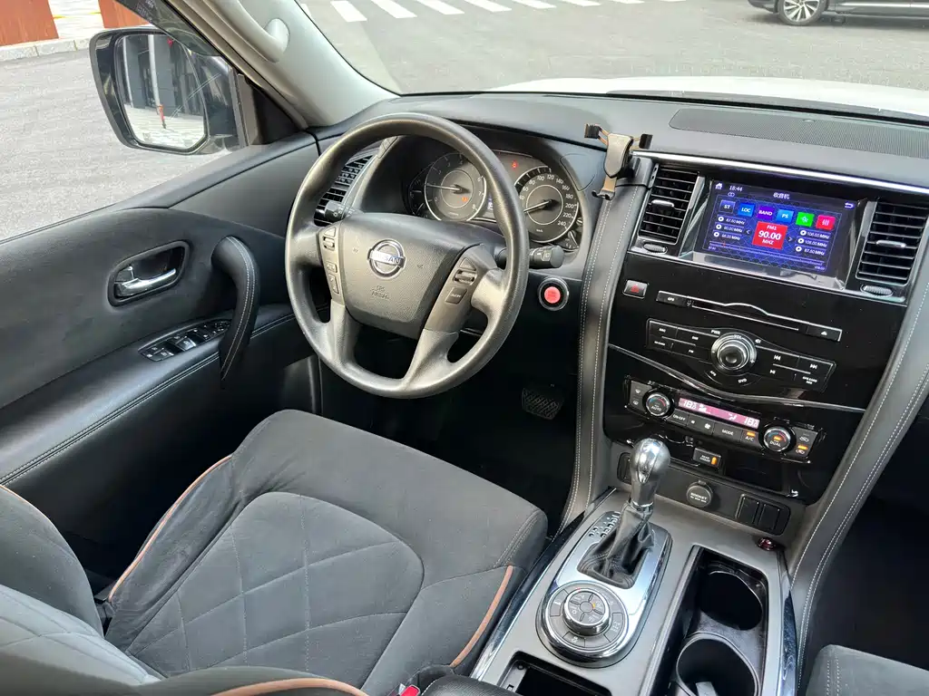 Nissan Patrol 2017 — фото 17