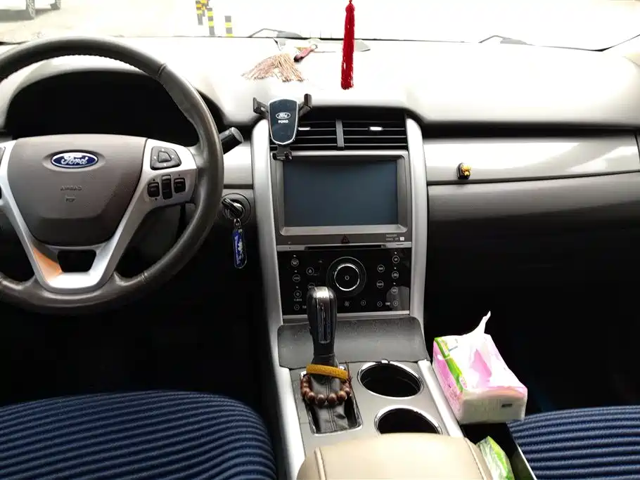 Ford Edge 2015 — фото 12