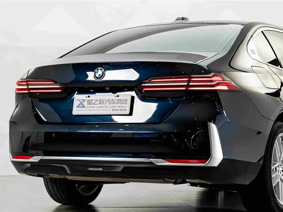 BMW 5 Series 2024