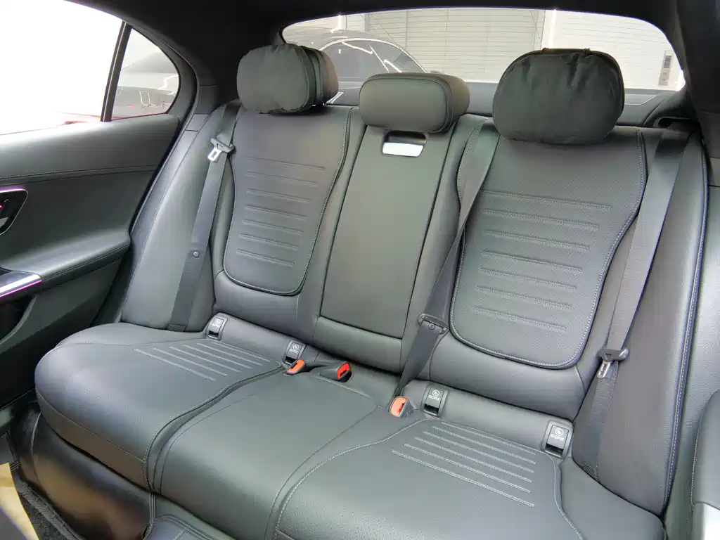 Mercedes-Benz C-Class 2023 — фото 10