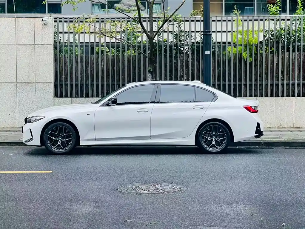 BMW 3 Series 2025