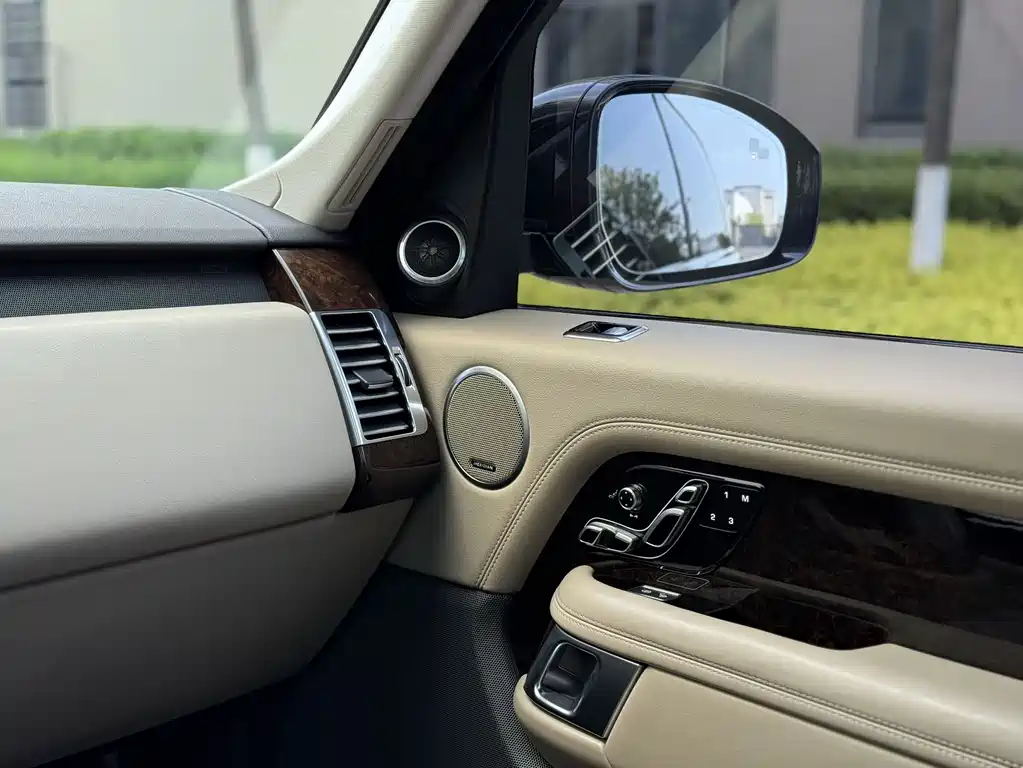 Land Rover Range Rover 2020 — фото 11