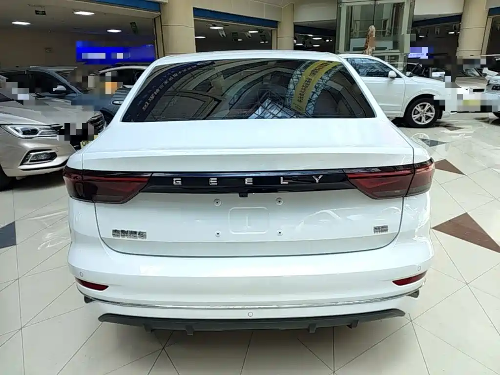 Geely Emgrand 2024