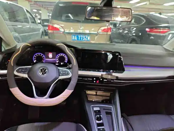 Volkswagen Golf 2024
