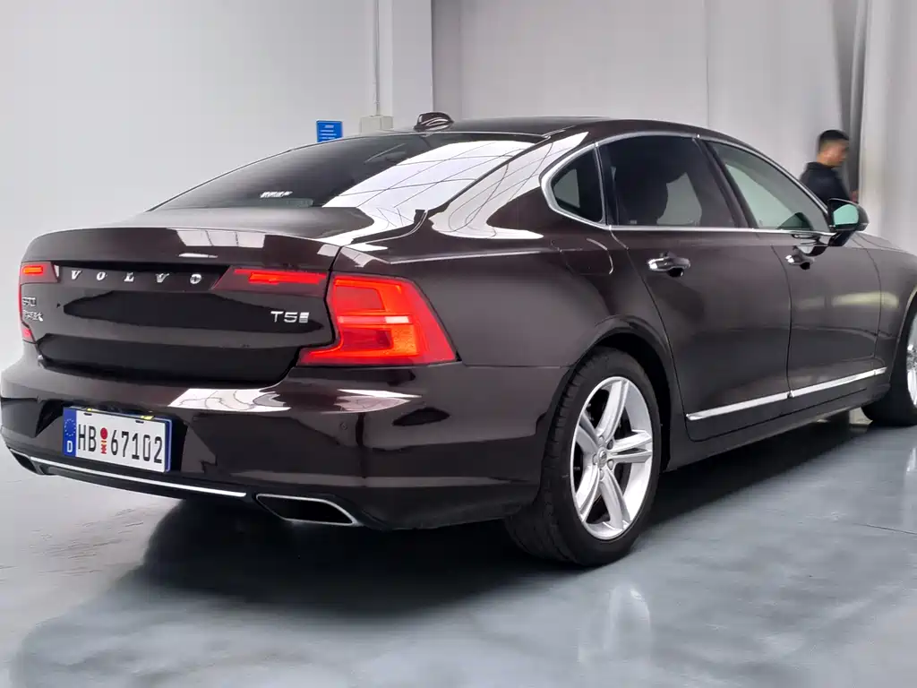 Volvo S90 2018 — фото 11