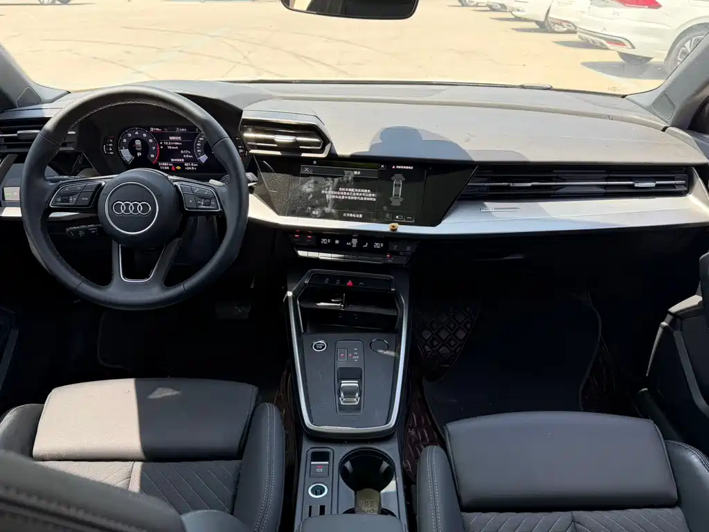 Audi A3 2023 — фото 14