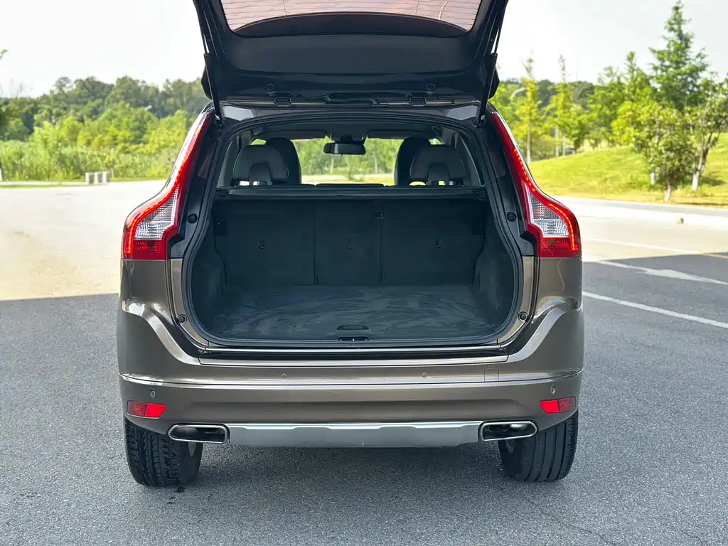 Volvo XC60 2015 — фото 15