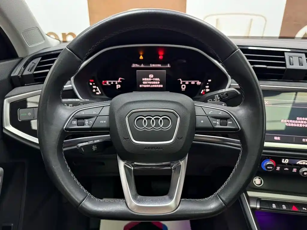 Audi Q3 2022 — фото 11